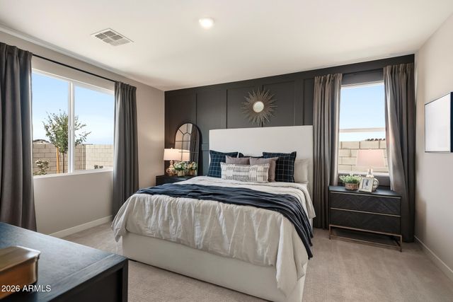 2827 E Pollo Avenue, San Tan Valley, AZ 85143