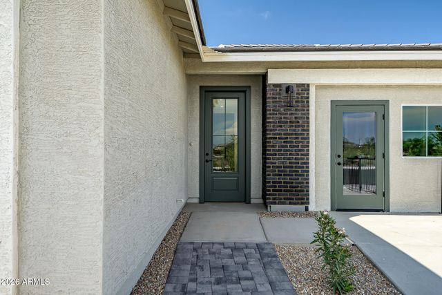 2827 E Pollo Avenue, San Tan Valley, AZ 85143