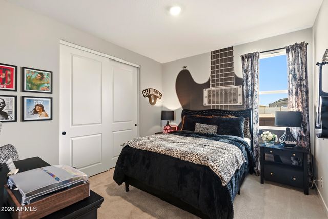 2827 E Pollo Avenue, San Tan Valley, AZ 85143