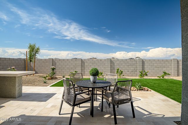 2827 E Pollo Avenue, San Tan Valley, AZ 85143