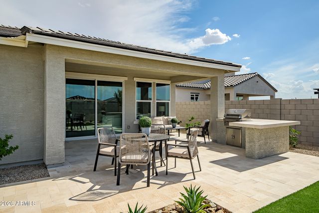 2827 E Pollo Avenue, San Tan Valley, AZ 85143