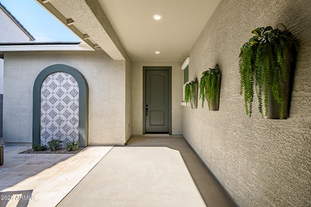 2827 E Pollo Avenue, San Tan Valley, AZ 85143