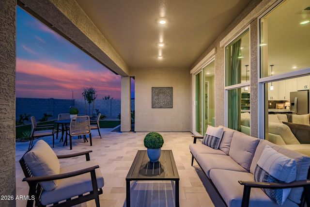 2827 E Pollo Avenue, San Tan Valley, AZ 85143