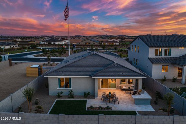 2827 E Pollo Avenue, San Tan Valley, AZ 85143