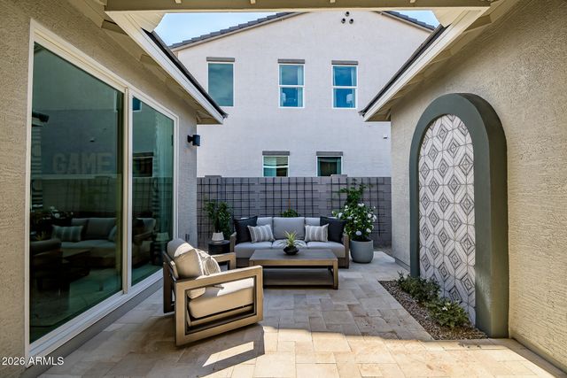 2827 E Pollo Avenue, San Tan Valley, AZ 85143