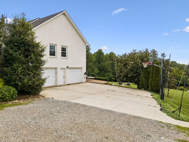 6429 Trails End Rd, College Grove, TN 37046