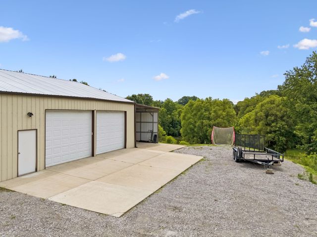 6429 Trails End Rd, College Grove, TN 37046