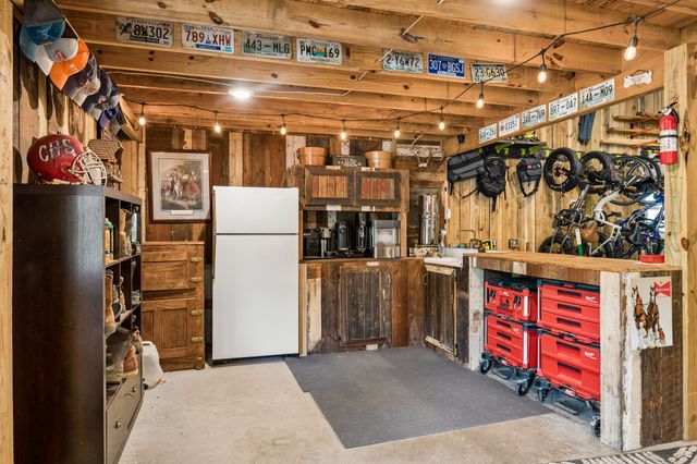 6429 Trails End Rd, College Grove, TN 37046