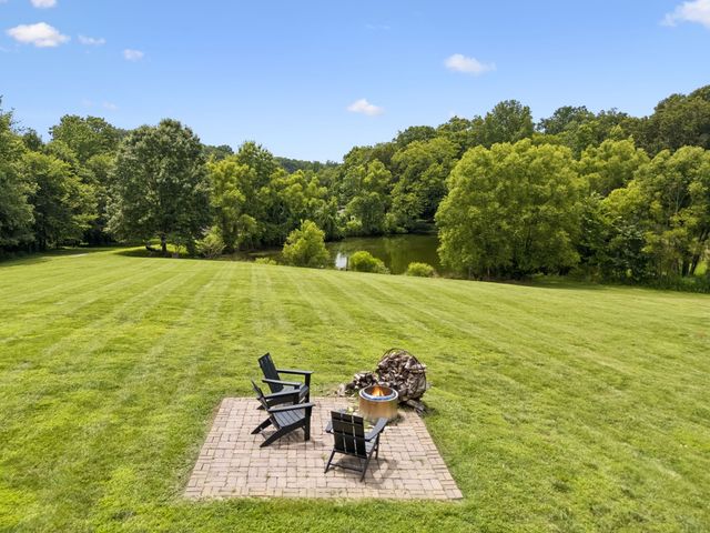 6429 Trails End Rd, College Grove, TN 37046