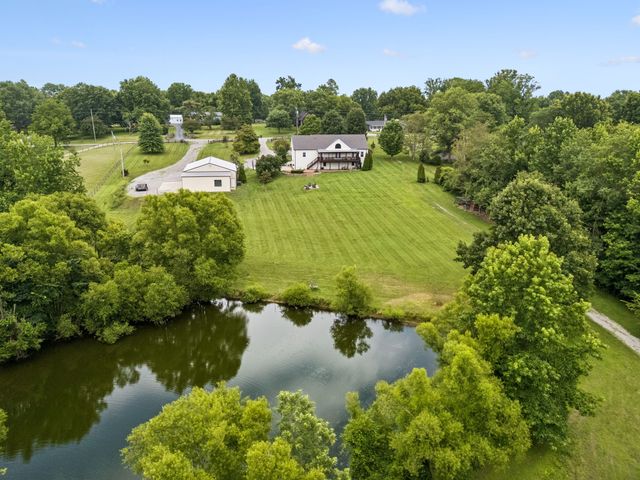 6429 Trails End Rd, College Grove, TN 37046