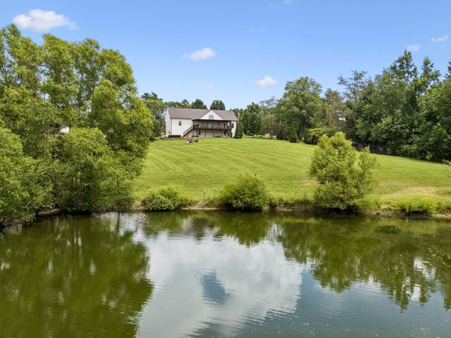 6429 Trails End Rd, College Grove, TN 37046