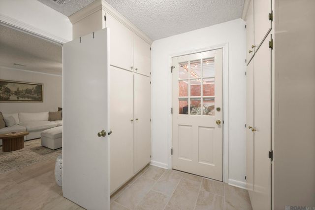 348 Chippenham Dr, Baton Rouge, LA 70808