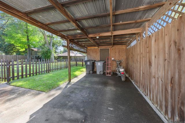 348 Chippenham Dr, Baton Rouge, LA 70808