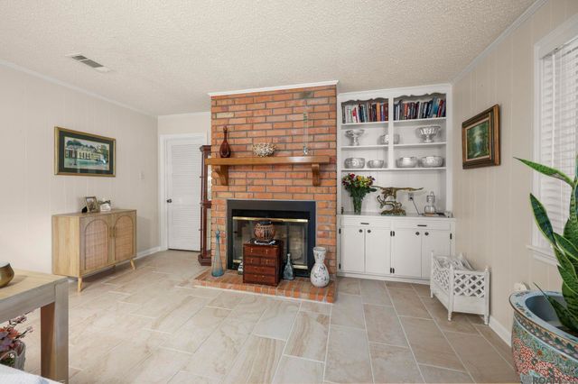 348 Chippenham Dr, Baton Rouge, LA 70808