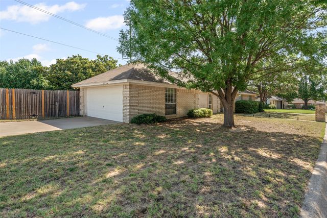 101 Black Forest Drive, Weatherford, TX 76086