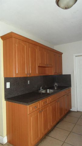 700 N 70th Ave 700, Hollywood, FL 33024