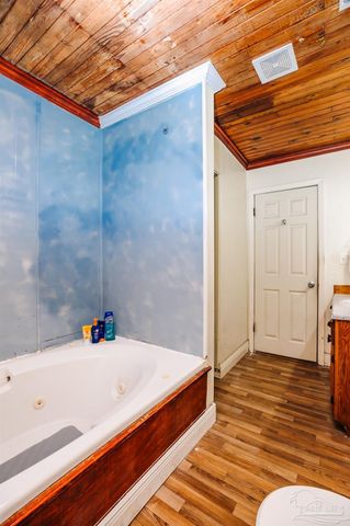 6500 Sanders St, Milton, FL 32570