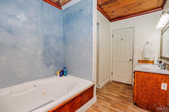 6500 Sanders St, Milton, FL 32570