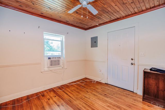6500 Sanders St, Milton, FL 32570