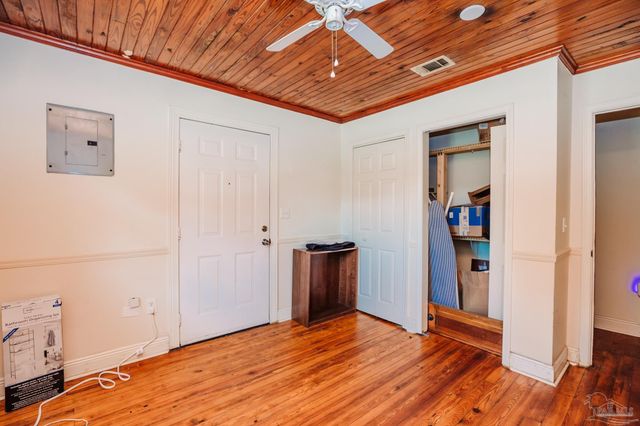 6500 Sanders St, Milton, FL 32570