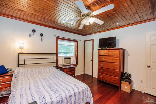 6500 Sanders St, Milton, FL 32570