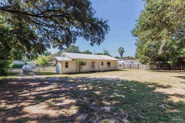 6500 Sanders St, Milton, FL 32570
