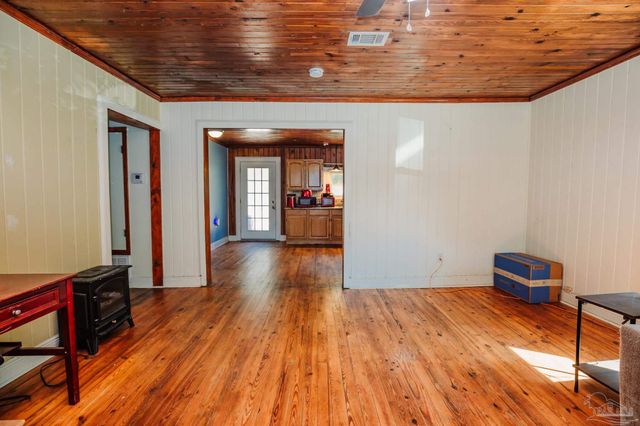 6500 Sanders St, Milton, FL 32570