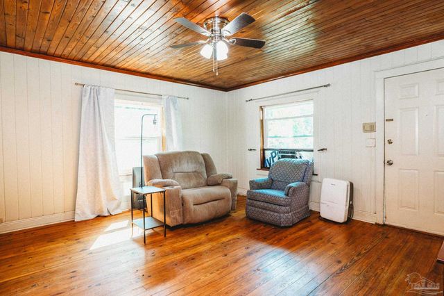 6500 Sanders St, Milton, FL 32570