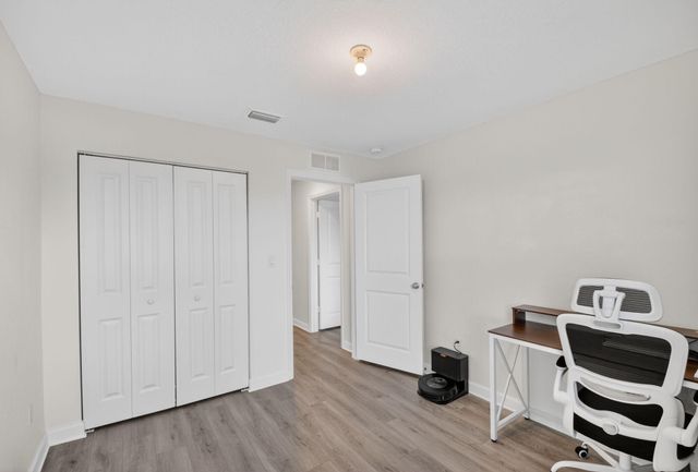 6933 N Harbours Edge Avenue, Lake Worth, FL 33467