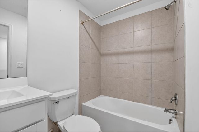 6933 N Harbours Edge Avenue, Lake Worth, FL 33467