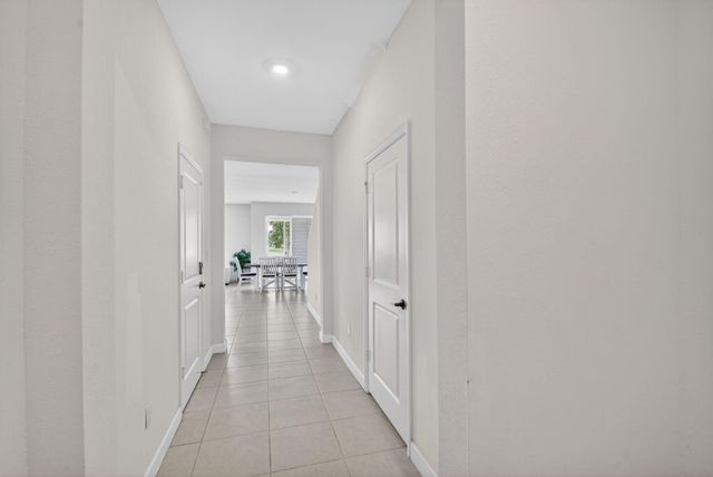 6933 N Harbours Edge Avenue, Lake Worth, FL 33467