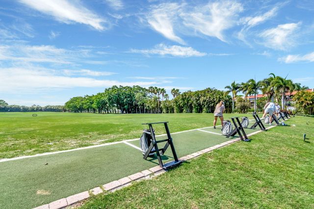 6933 N Harbours Edge Avenue, Lake Worth, FL 33467
