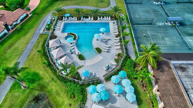 6933 N Harbours Edge Avenue, Lake Worth, FL 33467