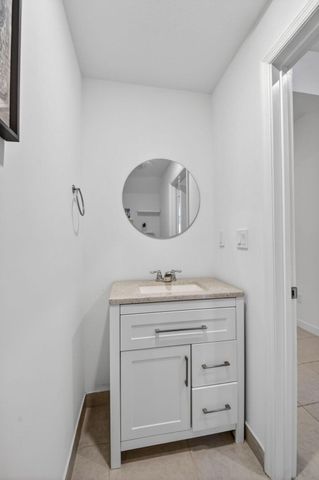 6933 N Harbours Edge Avenue, Lake Worth, FL 33467
