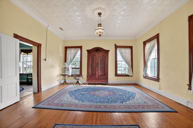 400 S Main ST, Belton, TX 76513