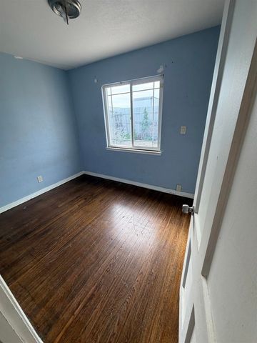 9623 Empire Rd., Oakland, CA 49603