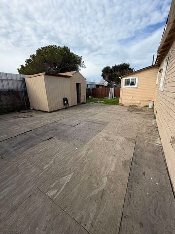 9623 Empire Rd., Oakland, CA 49603
