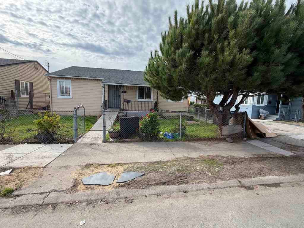9623 Empire Rd., Oakland, CA 49603