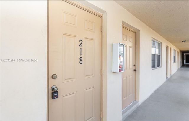2145 Pierce Street 218, Hollywood, FL 33020