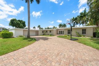 991 Aqua LN, Fort Myers, FL 33919