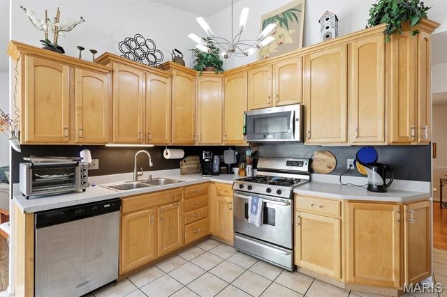 12080 Spruce Haven Drive, Creve Coeur, MO 63146