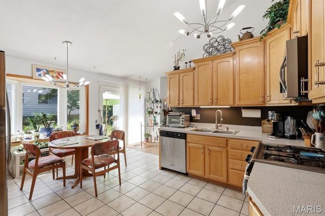 12080 Spruce Haven Drive, Creve Coeur, MO 63146