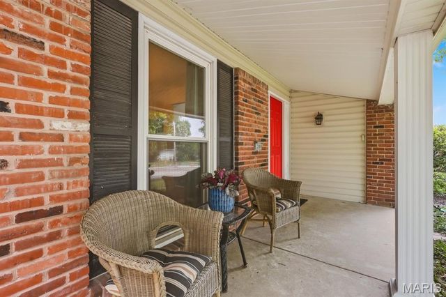 12080 Spruce Haven Drive, Creve Coeur, MO 63146