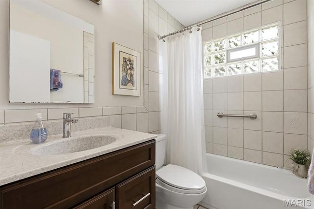 12080 Spruce Haven Drive, Creve Coeur, MO 63146