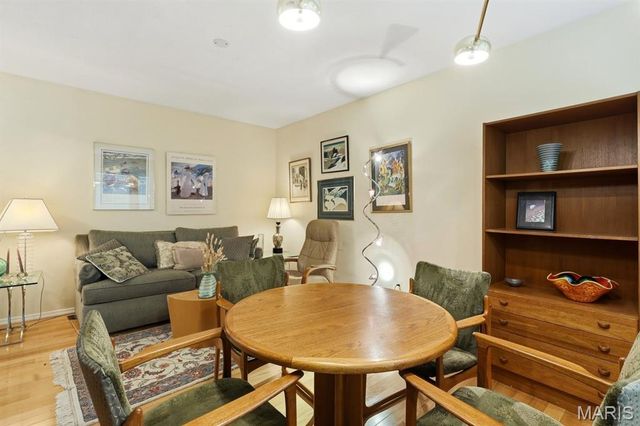 12080 Spruce Haven Drive, Creve Coeur, MO 63146