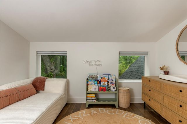1129 Henninger ST B, Austin, TX 78702