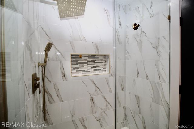 42160 Woodward Avenue, Bloomfield Hills, MI 48304