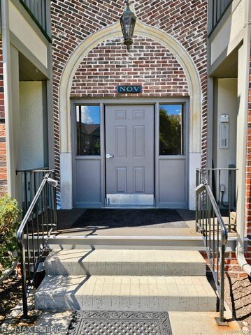 42160 Woodward Avenue, Bloomfield Hills, MI 48304