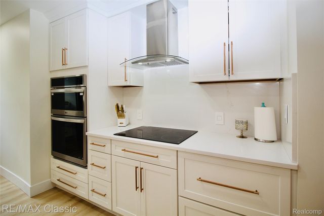 42160 Woodward Avenue, Bloomfield Hills, MI 48304