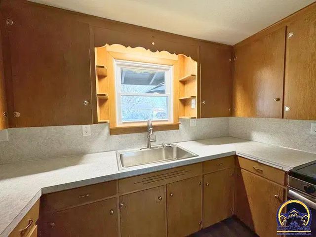 1630 2nd Ave W, Horton, KS 66439